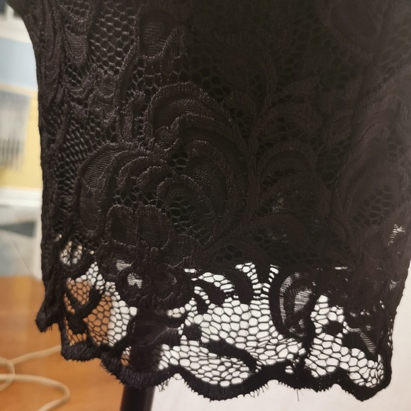 Lace dress - Picture 4 of 4
